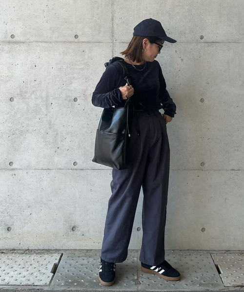 florist（フローリスト）の「【2way】韓国ファッション大容量で軽いスクエアラッフルギャザーレザーショルダーバッグリボン / A4収納OK（ショルダーバッグ・レディース・シルバー/チャコールグレー/ブラック/アイボリー/グレイッシュベージュ/シャンパン・M size）」の18枚目の写真