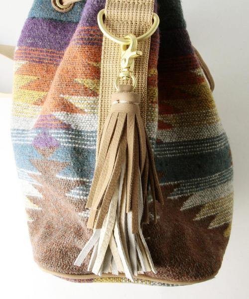 Another Edition（アナザーエディション）の「ネイティブ巾着ショルダー/AE NATIV ｷﾝﾁｬｸ◆（ショルダーバッグ・レディース・オフホワイト/ネイビー・フリー）」の9枚目の写真