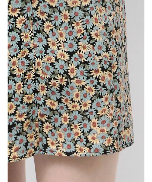 EVRIS（エヴリス）の「フラワーキャミミニワンピース（ワンピース・レディース・ブラック/ブルー・FREE）」の8枚目の写真