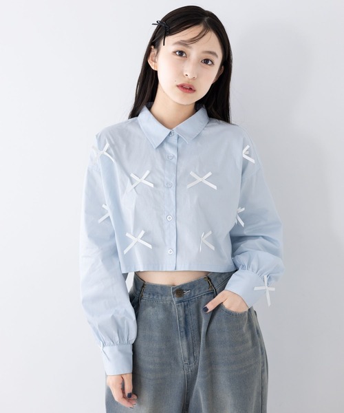 repipi armario（レピピ アルマリオ）の「リボンショートシャツ（シャツ/ブラウス・キッズ・ブラック/ホワイト/サックスブルー・LARGE/MEDIUM）」の3枚目の写真