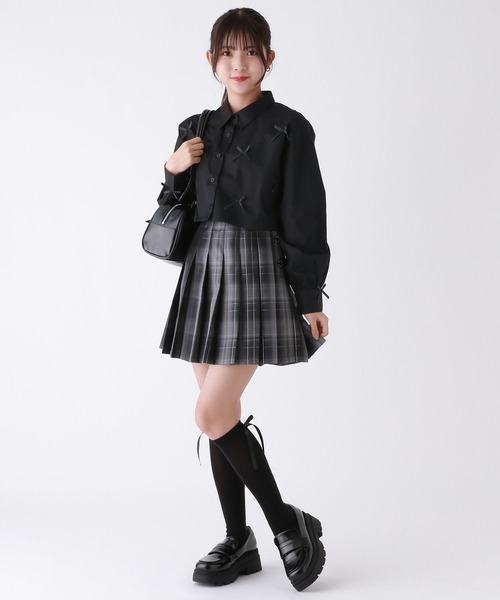 repipi armario（レピピ アルマリオ）の「リボンショートシャツ（シャツ/ブラウス・キッズ・ブラック/ホワイト/サックスブルー・LARGE/MEDIUM）」の12枚目の写真