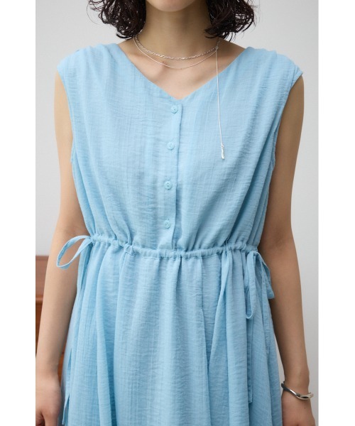 AZUL by moussy（アズールバイマウジー）の「ウエスト切替袖ギャザーノースリーブワンピース（ワンピース・レディース・ライトベージュ/ライトブルー/ブラック・MEDIUM/SMALL）」の20枚目の写真