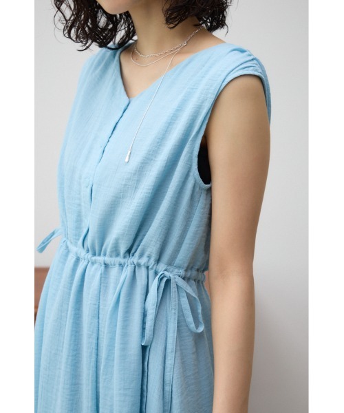 AZUL by moussy（アズールバイマウジー）の「ウエスト切替袖ギャザーノースリーブワンピース（ワンピース・レディース・ライトベージュ/ライトブルー/ブラック・MEDIUM/SMALL）」の21枚目の写真