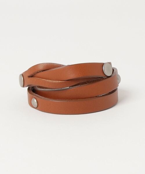 hobo(ホーボー)の「【hobo / ホーボー】STUDDED WRAP BRACELET COW LEATHER(ブレスレット・メンズ・キャメル/ブラック・FREE)」の3枚目の写真
