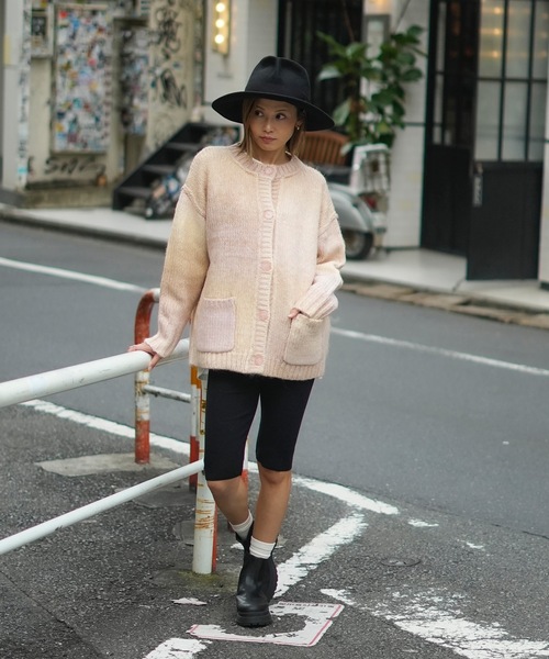 roial(ロイアル)の「CARDIGAN/ROIAL(ロイアル)ペールトーンマルチボーダーデザインショート丈ニットカーディガン(カーディガン/ボレロ・レディース・グリーン/ピンク/ブルー・FREE)」の4枚目の写真