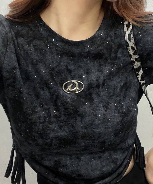 ROGER AND RAW（ロジャーアンドロウ）の「プレート付ショート丈ラメギャザーロングスリーブＴシャツ（Tシャツ/カットソー・レディース・ブラック/ピンク/ホワイト/グレー・MEDIUM/LARGE）」の13枚目の写真