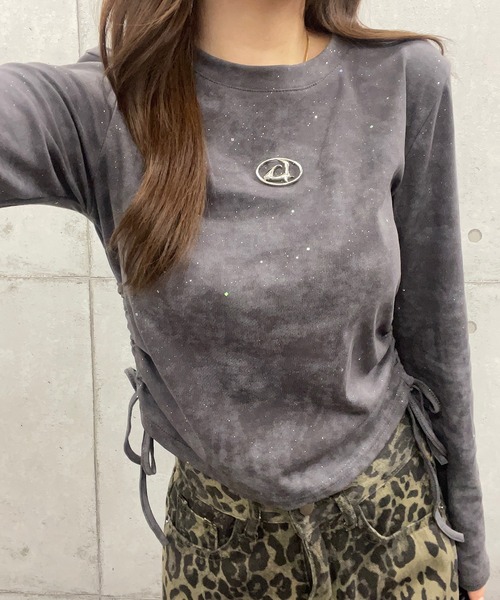 ROGER AND RAW（ロジャーアンドロウ）の「プレート付ショート丈ラメギャザーロングスリーブＴシャツ（Tシャツ/カットソー・レディース・ブラック/ピンク/ホワイト/グレー・MEDIUM/LARGE）」の7枚目の写真