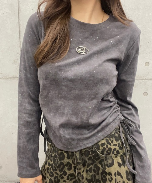 プレート付ショート丈ラメギャザーロングスリーブTシャツ（T