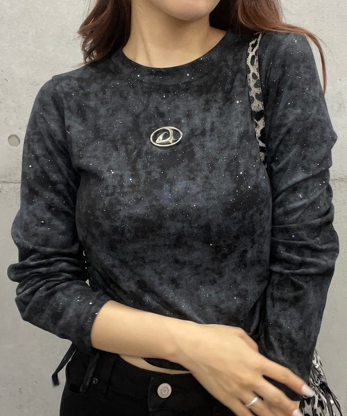 ROGER AND RAW(ロジャーアンドロウ)の「プレート付ショート丈ラメギャザーロングスリーブTシャツ(Tシャツ/カットソー・レディース・ブラック/ピンク/ホワイト/グレー・MEDIUM/LARGE)」の10枚目の写真