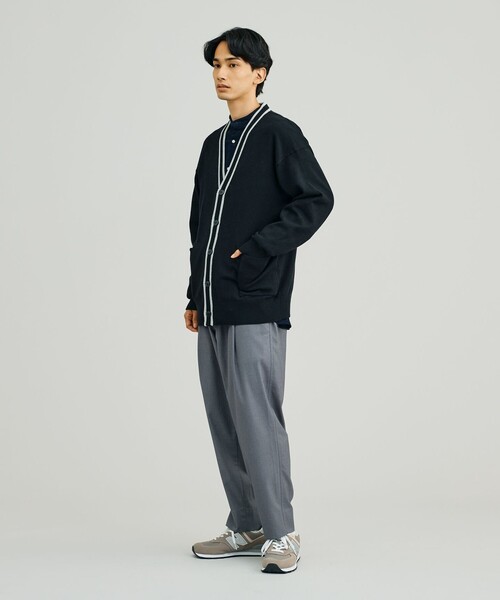 J.PRESS YORK STREET(ジェイプレスヨークストリート)の「【UNISEX】ANTI PILLING WOOL Vネックカーディガン(カーディガン/ボレロ・メンズ・ライトグレー系/ブラック系/アイボリー系・SMALL/MEDIUM/LARGE)」の11枚目の写真