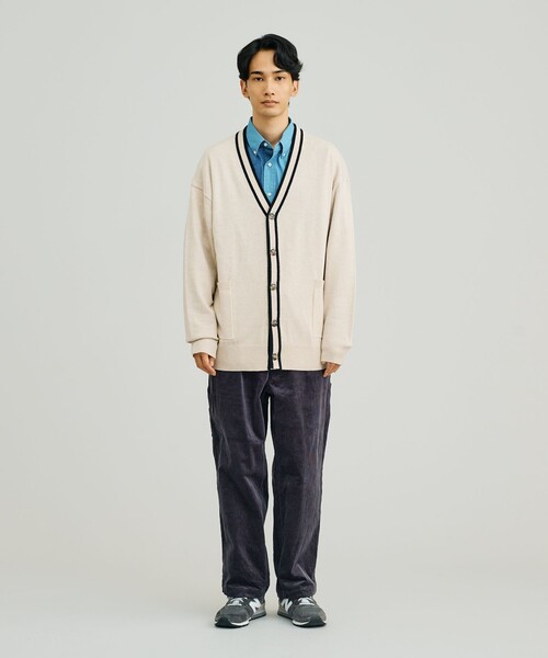 J.PRESS YORK STREET(ジェイプレスヨークストリート)の「【UNISEX】ANTI PILLING WOOL Vネックカーディガン(カーディガン/ボレロ・メンズ・ライトグレー系/ブラック系/アイボリー系・SMALL/MEDIUM/LARGE)」の14枚目の写真
