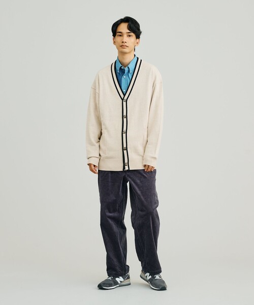 J.PRESS YORK STREET(ジェイプレスヨークストリート)の「【UNISEX】ANTI PILLING WOOL Vネックカーディガン(カーディガン/ボレロ・メンズ・ライトグレー系/ブラック系/アイボリー系・SMALL/MEDIUM/LARGE)」の15枚目の写真
