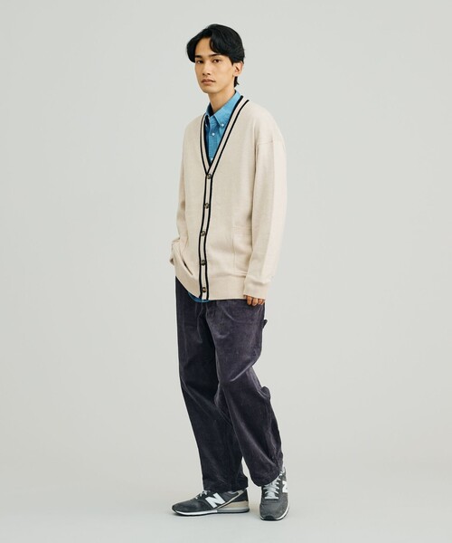 J.PRESS YORK STREET(ジェイプレスヨークストリート)の「【UNISEX】ANTI PILLING WOOL Vネックカーディガン(カーディガン/ボレロ・メンズ・ライトグレー系/ブラック系/アイボリー系・SMALL/MEDIUM/LARGE)」の16枚目の写真