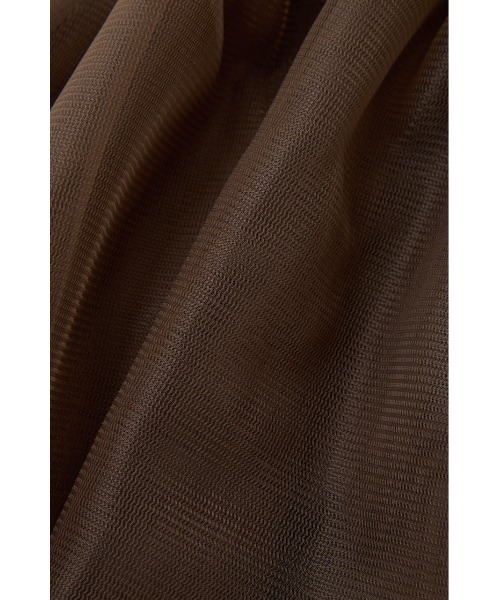 M_（エムアンダーバー）の「リサイクルポリエステルチュール素材 マルチウェイキャミドレス（ワンピース・レディース・ダークブラウン/ライトグレー・FREE）」の4枚目の写真