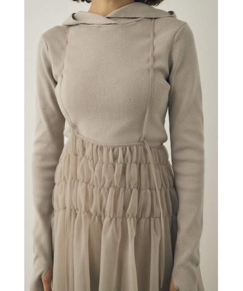 M_（エムアンダーバー）の「リサイクルポリエステルチュール素材 マルチウェイキャミドレス（ワンピース・レディース・ダークブラウン/ライトグレー・FREE）」の12枚目の写真