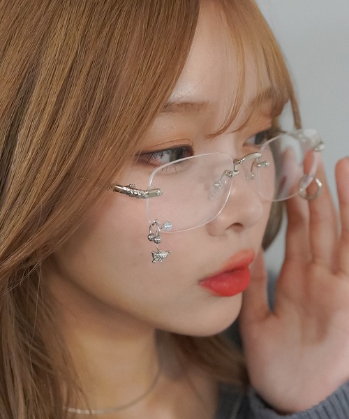 SPINNS(スピンズ)の「トレンド/韓国っぽアイテム☆【ピアスモチーフ付】 リムレスメガネ/フレームレスメガネ/クリアメガネ(メガネ・レディース・A/C/B・ONESIZE)」の12枚目の写真