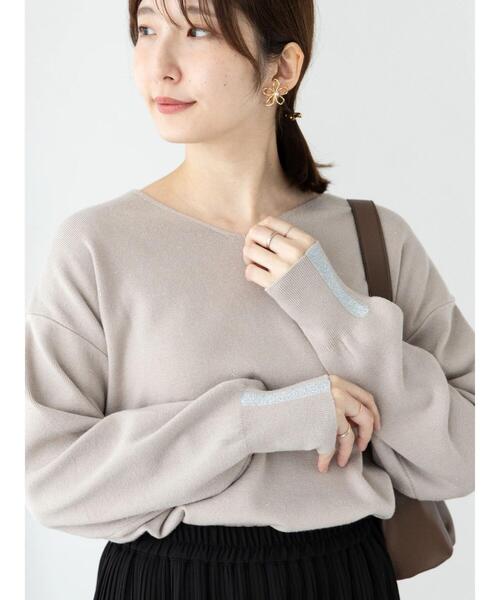 Te chichi TERRASSE（テチチテラス）の「ラメ混Vネックラメライン袖ニット（ニット/セーター・レディース・オレンジ/グレー/オフホワイト/グリーン・F）」の5枚目の写真