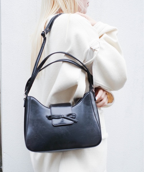 ALTROSE(アルトローズ)の「ALTROSE / ルリリ2WAYショルダー / 160364(ショルダーバッグ・レディース・ブラック/シルバー・ONESIZE)」の4枚目の写真