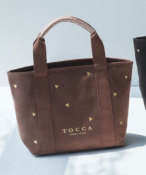 TOCCA(トッカ)の「LUCKY SHOWER CANVASTOTE キャンバス トートバッグ(トートバッグ・レディース・ライトグレー系/スカイブルー系/ゴールド系5/レッド系1/ライラック系/ブラック系/ベージュ系/ベージュ系1/ネイビー系/ブラウン系・F)」の4枚目の写真