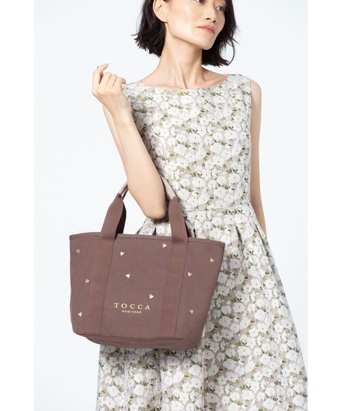 TOCCA(トッカ)の「LUCKY SHOWER CANVASTOTE キャンバス トートバッグ(トートバッグ・レディース・ライトグレー系/スカイブルー系/ゴールド系5/レッド系1/ライラック系/ブラック系/ベージュ系/ベージュ系1/ネイビー系/ブラウン系・F)」の12枚目の写真