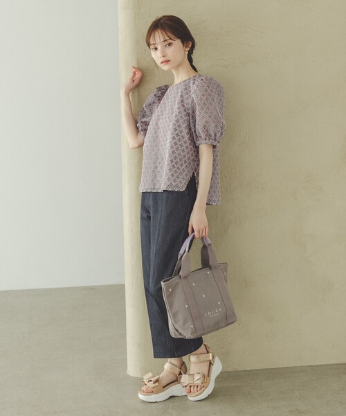 TOCCA(トッカ)の「LUCKY SHOWER CANVASTOTE キャンバス トートバッグ(トートバッグ・レディース・ライトグレー系/スカイブルー系/ゴールド系5/レッド系1/ライラック系/ブラック系/ベージュ系/ベージュ系1/ネイビー系/ブラウン系・F)」の17枚目の写真
