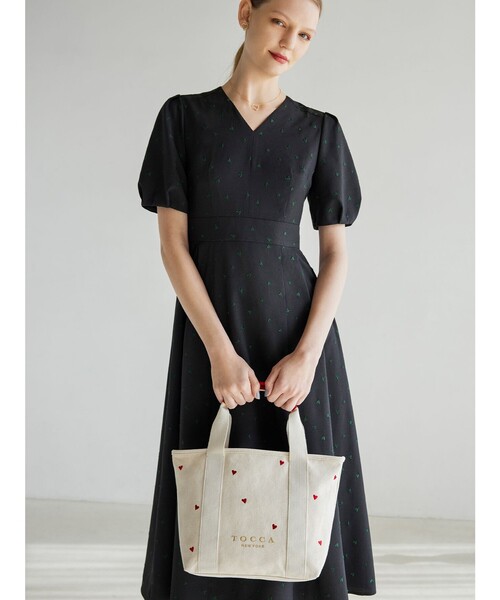 TOCCA(トッカ)の「LUCKY SHOWER CANVASTOTE キャンバス トートバッグ(トートバッグ・レディース・ライトグレー系/スカイブルー系/ゴールド系5/レッド系1/ライラック系/ブラック系/ベージュ系/ベージュ系1/ネイビー系/ブラウン系・F)」の19枚目の写真