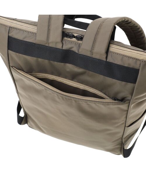 PORTER(ポーター)の「ムース 2WAYデイパック(L)(バックパック/リュック・メンズ・ブラック/ネイビー/ダークベージュ・FREE)」の4枚目の写真