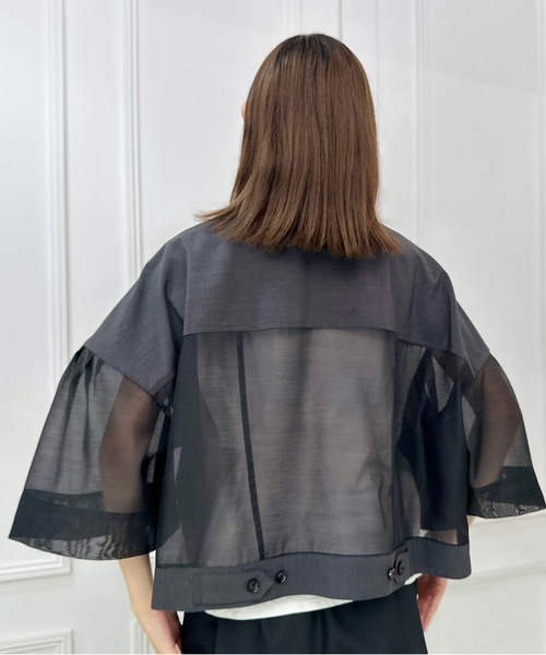 AVIE(アビィ)の「ドライタッチ梳毛オーガンジースリーブジャケット(テーラードジャケット・レディース・チャコールグレー・38)」の10枚目の写真