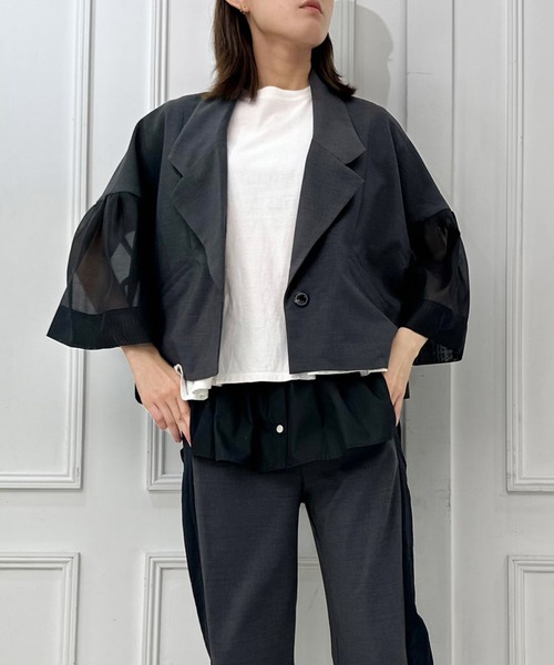 AVIE(アビィ)の「ドライタッチ梳毛オーガンジースリーブジャケット(テーラードジャケット・レディース・チャコールグレー・38)」の8枚目の写真