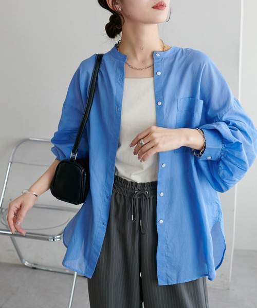 DISCOAT(ディスコート)の「【WEB限定】コットンシアーバンドカラーシャツ(シャツ/ブラウス・レディース・ブラック/ベージュ/ネイビー/オフホワイト/ピンク/ブルー/アイボリー/ライトベージュ/インディゴブルー/ブルー系その他/ダークブラウン・FREE)」の2枚目の写真
