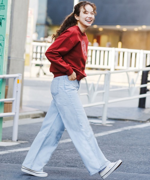 Levi's（リーバイス）の「Levi's/リーバイス グラフィック クルーネックスウェットシャツ（スウェット・レディース・レッド・S/M/L）」の16枚目の写真