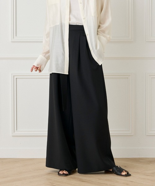 INED（イネド）の「ドライギャバ ベルテッドパンツ（その他パンツ・レディース・ブラック/ベージュ・9号/11号/7号）」の2枚目の写真