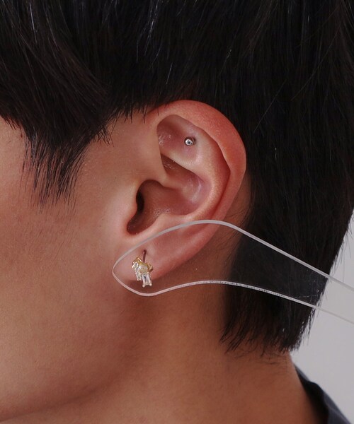 OPAQUE.CLIP（オペークドットクリップ）の「ビジュー×フェイクパールピアス（ピアス（両耳用）・レディース・ゴールド/シルバー・00）」の5枚目の写真