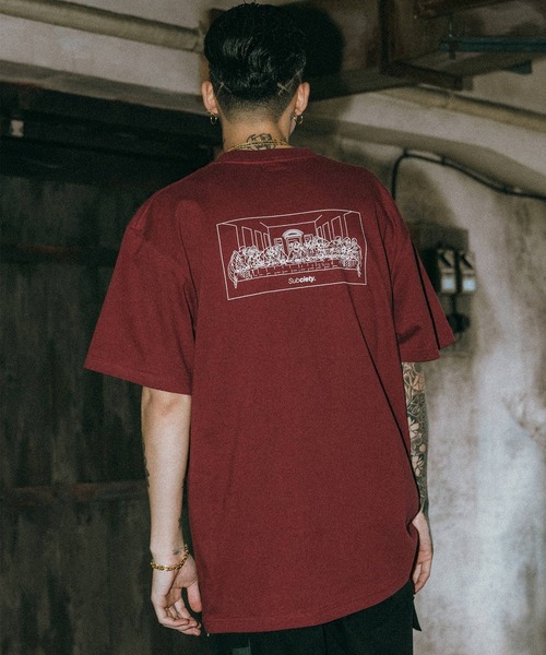 Subciety（サブサエティ）の「First supper tee（Tシャツ/カットソー・メンズ・ブラック×ホワイト/バーガンディー/ブラック×ゴールド/ホワイト×ブラック・SMALL/MEDIUM/LARGE/X-LARGE/XX-LARGE）」の5枚目の写真