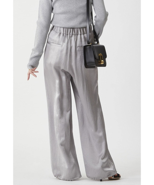 1er Arrondissement（プルミエアロンディスモン）の「サテン裾