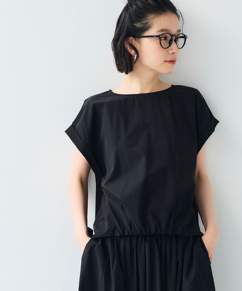 CROSS FUNCTION（クロスファンクション）の「《撥水 / UV》ハジクションタックギャザーブラウス【CF/クロスファンクション】（シャツ/ブラウス・レディース・ライトベージュ/ホワイト/ブラック/グレー・LL/L/M）」の2枚目の写真