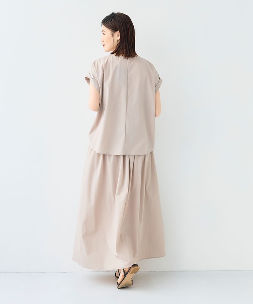 CROSS FUNCTION（クロスファンクション）の「《撥水 / UV》ハジクションタックギャザーブラウス【CF/クロスファンクション】（シャツ/ブラウス・レディース・ライトベージュ/ホワイト/ブラック/グレー・LL/L/M）」の13枚目の写真