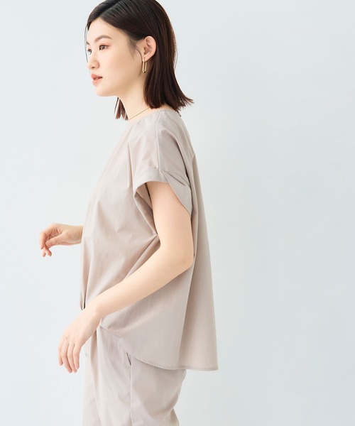 CROSS FUNCTION（クロスファンクション）の「《撥水 / UV》ハジクションタックギャザーブラウス【CF/クロスファンクション】（シャツ/ブラウス・レディース・ライトベージュ/ホワイト/ブラック/グレー・LL/L/M）」の17枚目の写真