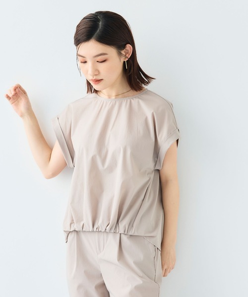 CROSS FUNCTION（クロスファンクション）の「《撥水 / UV》ハジクションタックギャザーブラウス【CF/クロスファンクション】（シャツ/ブラウス・レディース・ライトベージュ/ホワイト/ブラック/グレー・LL/L/M）」の15枚目の写真