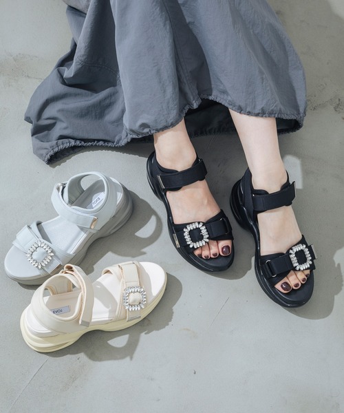 EVOL（イーボル）の「【XS-LLサイズ展開・美脚】ビジュー厚底ソールサンダル IY5738（サンダル・レディース・グレー/ブラック/アイボリー・XS/S/M/L/LL）」の7枚目の写真
