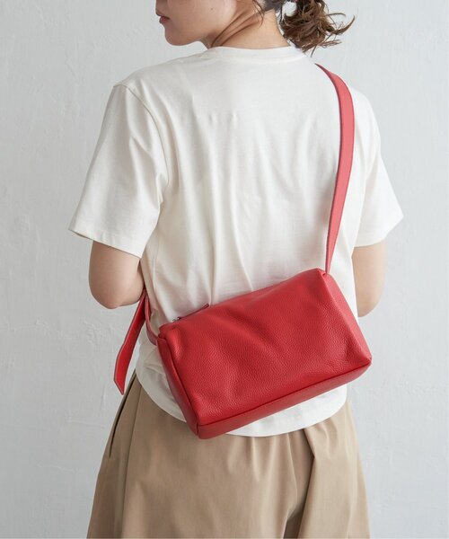 notch.(ノッチ)の「【sweet web掲載】COOCO シュリンクレザースクエアショルダーバッグ(ショルダーバッグ・レディース・ブラウン/ブラック/オフホワイト/シルバー/レッド・FREE)」の9枚目の写真