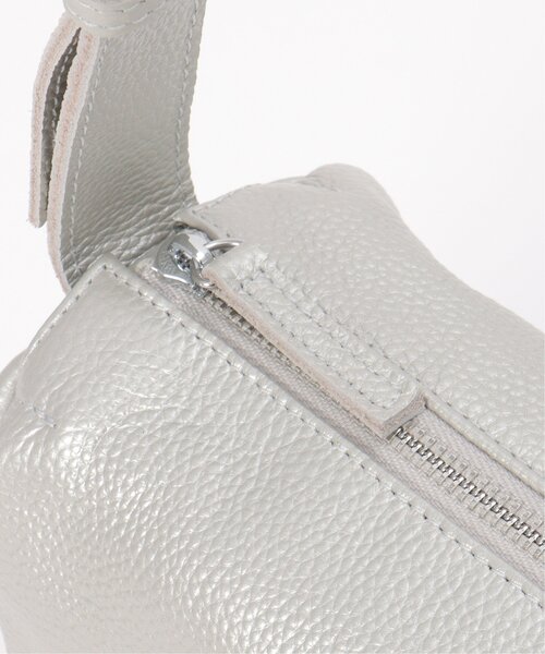 notch.(ノッチ)の「【sweet web掲載】COOCO シュリンクレザースクエアショルダーバッグ(ショルダーバッグ・レディース・ブラウン/ブラック/オフホワイト/シルバー/レッド・FREE)」の18枚目の写真