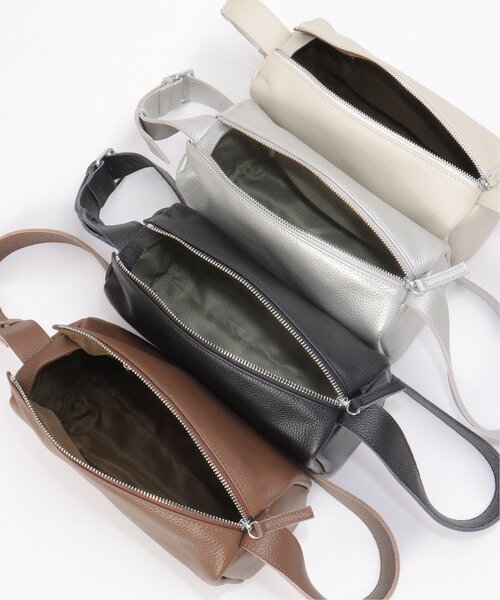 notch.(ノッチ)の「【sweet web掲載】COOCO シュリンクレザースクエアショルダーバッグ(ショルダーバッグ・レディース・ブラウン/ブラック/オフホワイト/シルバー/レッド・FREE)」の16枚目の写真