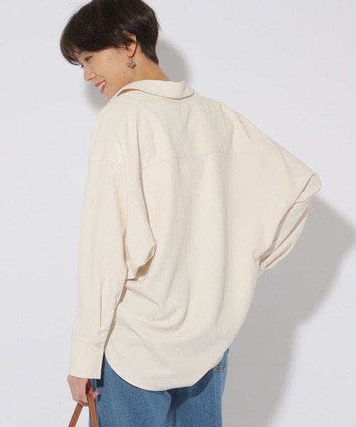 Elura（エルーラ）の「アイロンいらずスキッパーシャツ/321622（シャツ/ブラウス・レディース・ネイビー/グリーン系その他4/オフホワイト・MEDIUM/LARGE）」の7枚目の写真