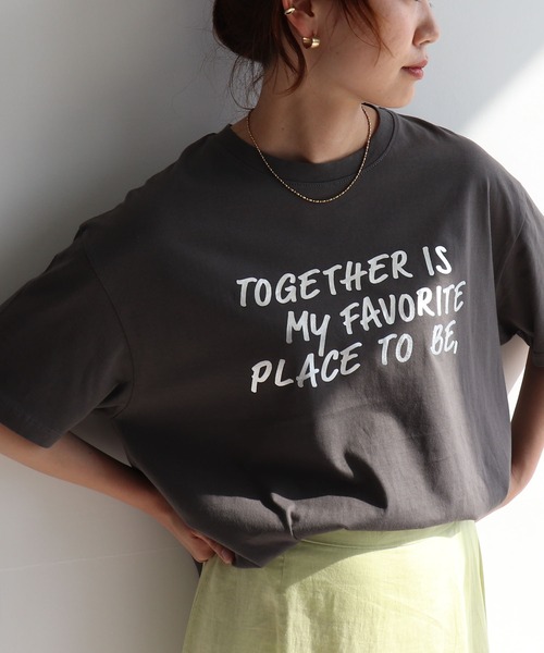 anyfee（エニフィー）の「【anyfee/プラスサイズ】ロゴプリント半袖Tシャツ《選べるデザイン》（Tシャツ/カットソー・レディース・ホワイト系その他/チャコール/ブラック/オフホワイト・LL/3L/4L/5L）」の4枚目の写真