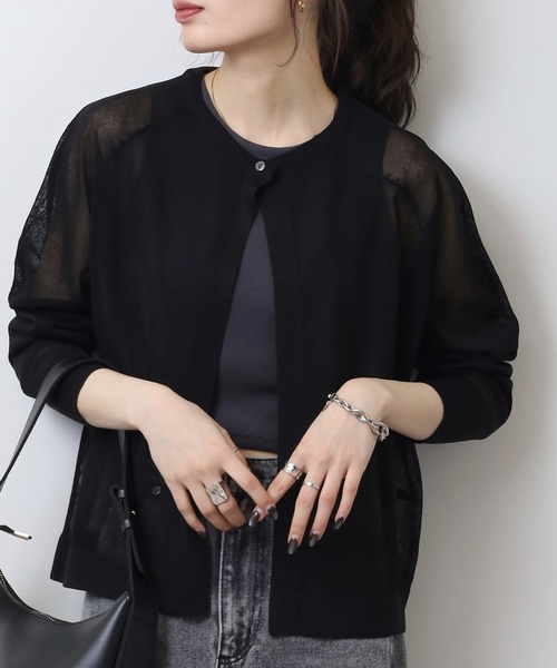 BRODIAEA(ブローディア)の「BRODIAEA 透け感シアーワンボタンカーディガン長袖(カーディガン/ボレロ・レディース・イエロー/グレイッシュベージュ/チェリーレッド/グリーン/オフホワイト/ブルー/ブラック・40)」の14枚目の写真