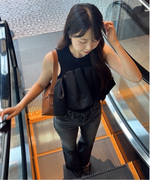 etre loin(エトルワン)の「Voluminous frill knit top(ニット/セーター・レディース・ブラック/ホワイト/ネイビー・M)」の13枚目の写真