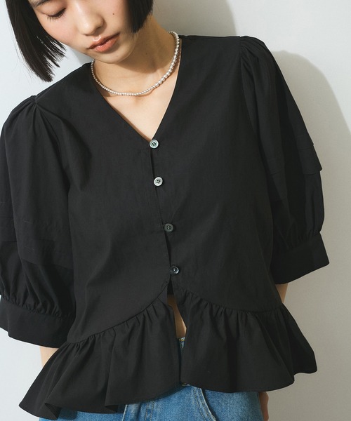 ADAM ET ROPE'（アダムエロペ）の「【WEB限定】パフスリーブギャザーブラウス（シャツ/ブラウス・レディース・オフホワイト/ブラック/ブラック系その他/ホワイト・FREE）」の21枚目の写真