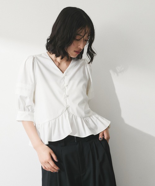 ADAM ET ROPE'（アダムエロペ）の「【WEB限定】パフスリーブギャザーブラウス（シャツ/ブラウス・レディース・オフホワイト/ブラック/ブラック系その他/ホワイト・FREE）」の9枚目の写真