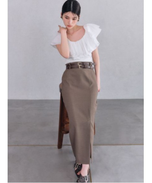 デコルテフリルカットトップス（Tシャツ/カットソー）｜LILY BROWN